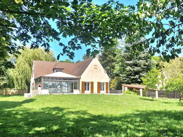 Maison familiale 221m², Terrain 2 991 m²,suite parentale, DPE B