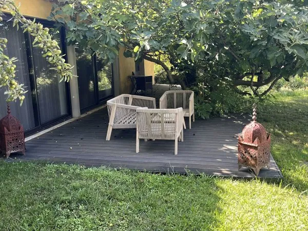 Loue maison meublée type 2 avec terrasse et jardin
