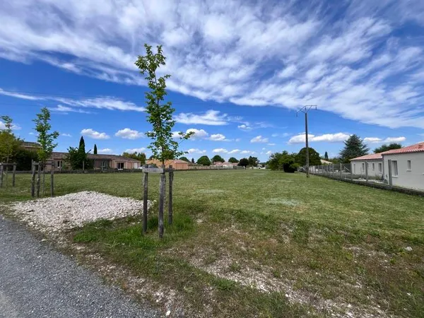 Terrain constructible 1003 m²