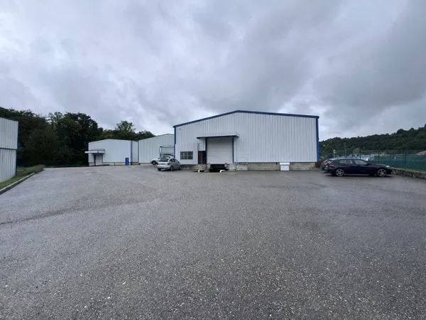 Entrepôt 9832 m²