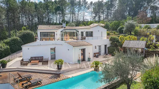 Maison 5 pièces 205 m²
