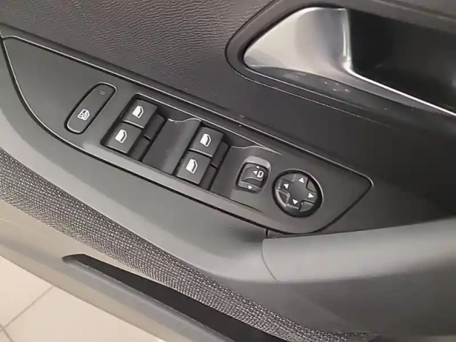 Peugeot 2008 100 s&amp;s bvm6 — photo 46
