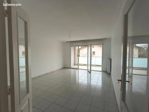 Appartement t3 de 66 m2 secteur echirolles ouest