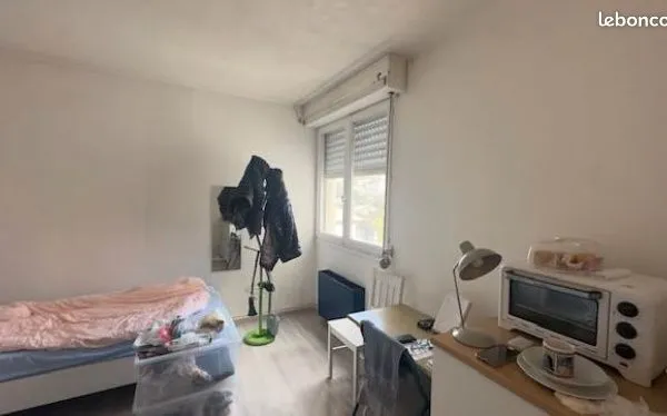 Studio 20,7 m² Lyon 3ème - Grange Blanche - Gardien - Parking privé sécurisé + Grande cave - À rafra