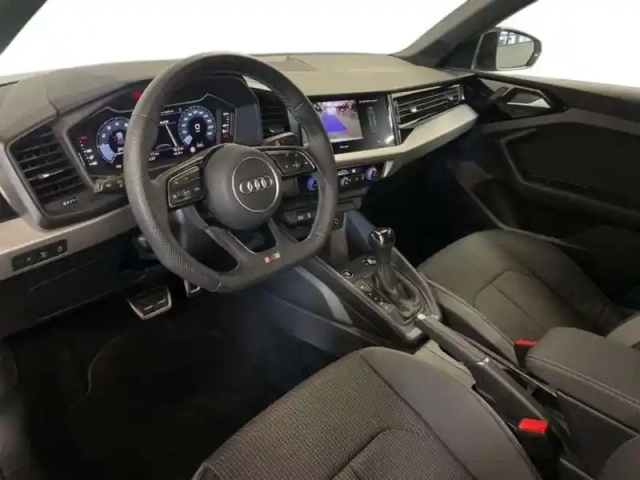 Audi A1 35 tfsi 150 ch s tronic 7 s line plus — photo 9