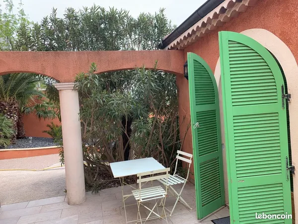 à saisir studio calme meublé facile de se garer