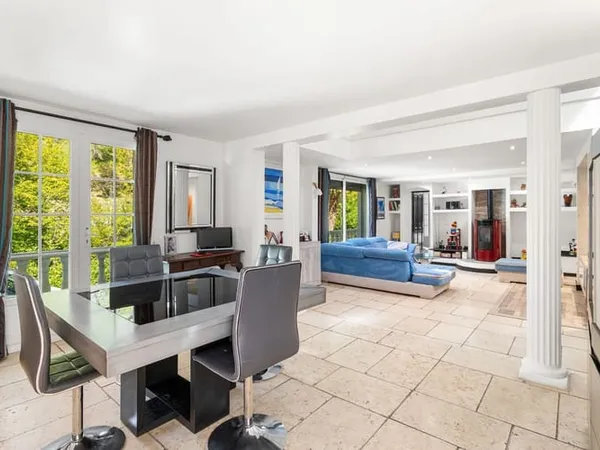 Maison 5 pièces 197 m²