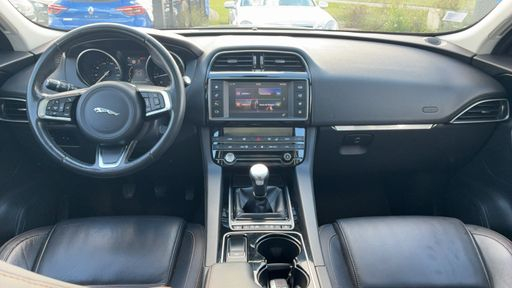 Jaguar F-Pace 2.0 D 163 2WD - Prestige – 2018 – 120482 km – Diesel – Boîte Manuelle — photo 50