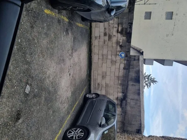 Parking 12 m²