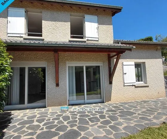 Maison familiale lumineuse avec beau jardin et potentiel