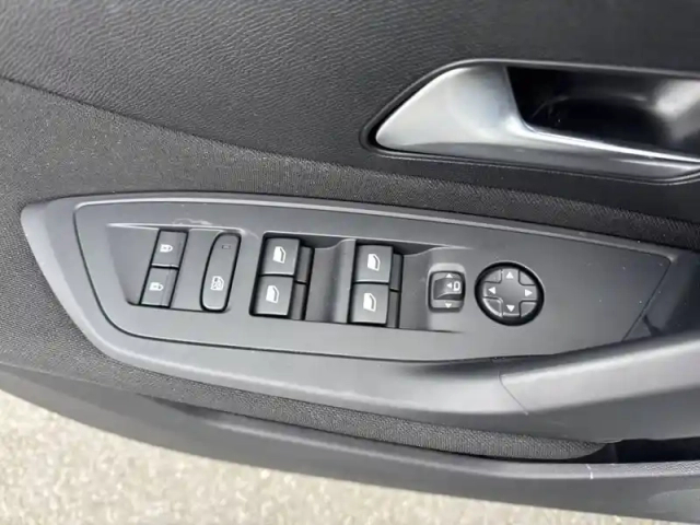Peugeot 308 hybrid 136 e-dcs6 — photo 39