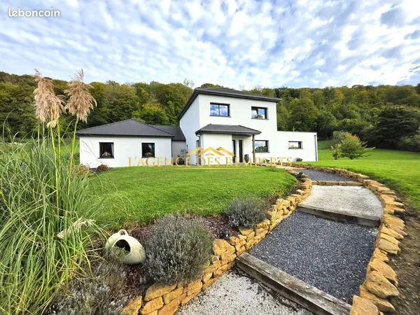 Propriété 8 pièces 256 m²