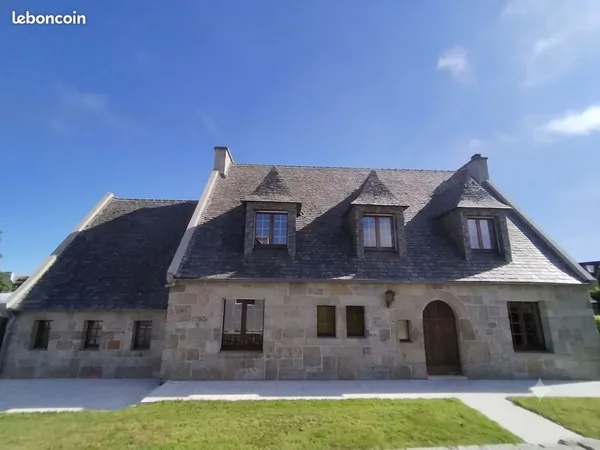 Maison de ville 6 pièces 152 m² - Grand terrain au calme - Lesneven centre