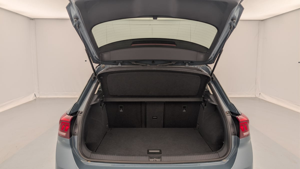 Volkswagen T-Roc — photo 11