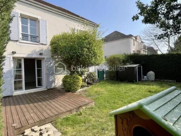 Maison 4 pièces avec garage et jardin à Lisses (91090)