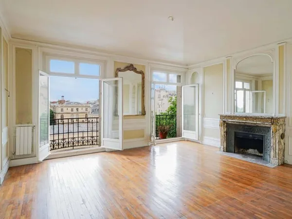 Appartement 6 pièces 176 m²