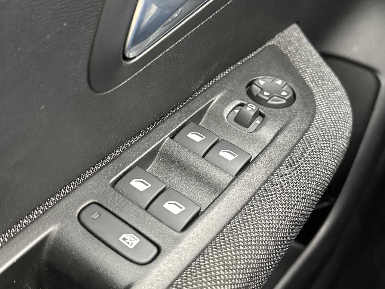 Peugeot 208 puretech 100 s&s bvm6 style — photo 15