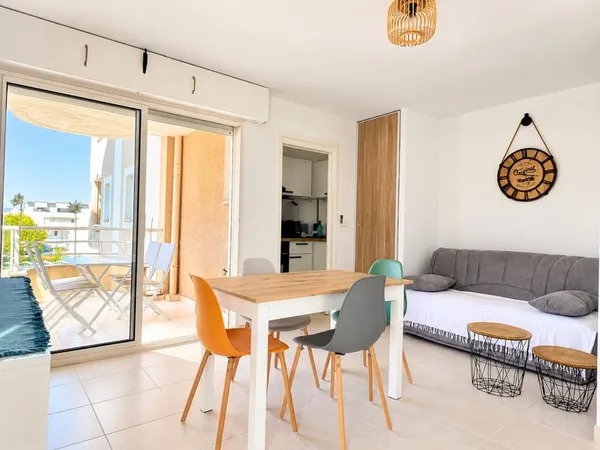 EXCLUSIVITE PORT FREJUS Appartement meublé 2 pièce(s) 32m2 e
