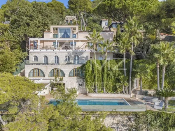 VILLA PIEDS DANS L'EAU À SAINT JEAN CAP FERRAT