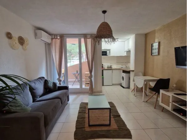 Studio meublé climatisé - fréjus