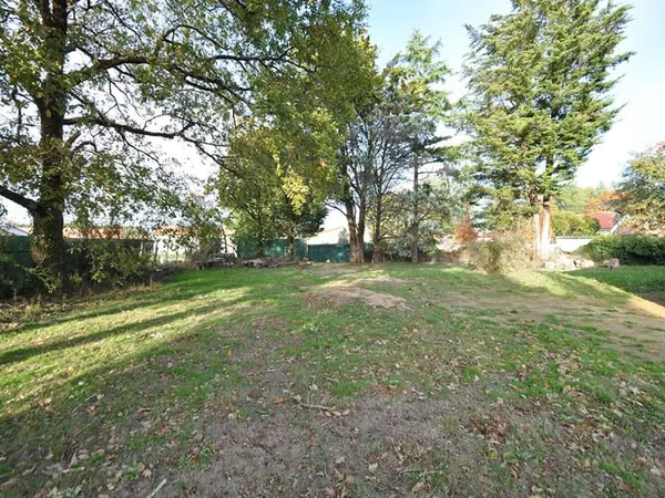 Terrain 628 m²