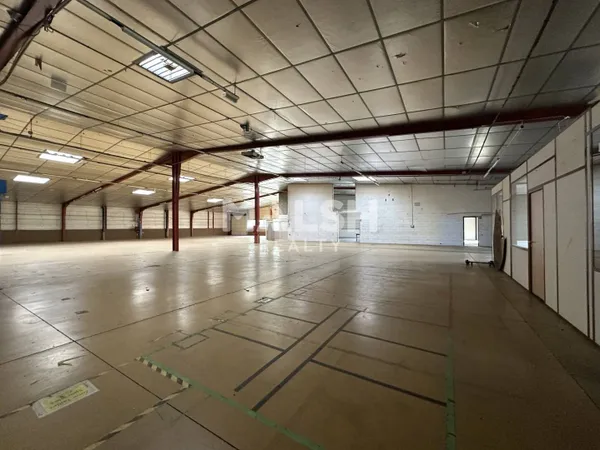 Local d'activité 3200 m²
