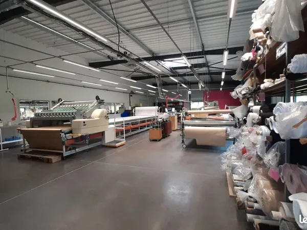 Local 1011 m² TREMENTINES