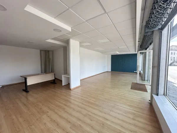 Commerce Vente Manzat  61m² 500€
