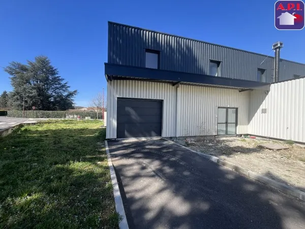 Local commercial 1 pièce 320 m²
