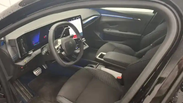 Renault Megane e-tech 220 ch autonomie confort — photo 14