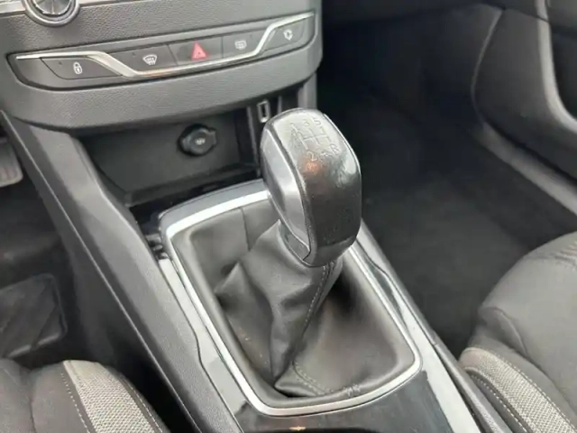 Peugeot 308 1.2 puretech 110ch s&amp;s bvm5 — photo 14