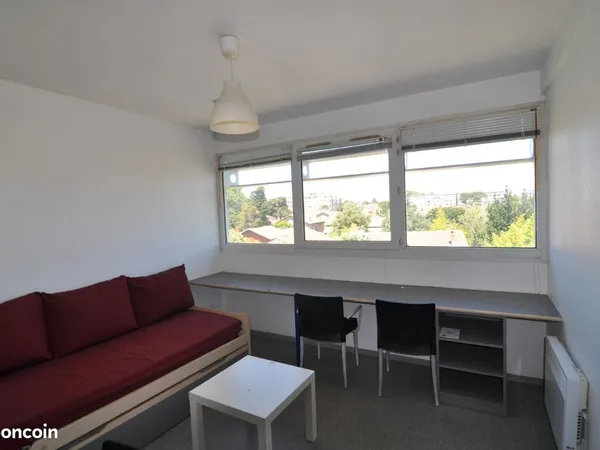 Studio 18 m2 résidence étudiante central fac