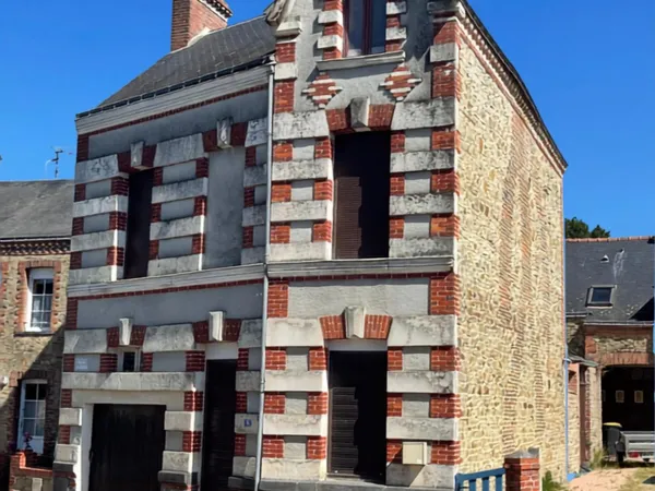 Maison à rénover à Villepot 5ch 110 000€ FAI 142m²