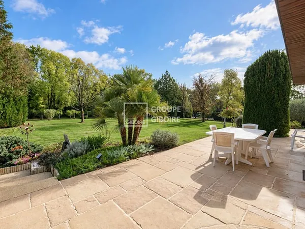 A VENDRE - Agence GIBOIRE de Bruz - Exclusivité - Maison d'architecte de 200 m² au coeur d'un parc p