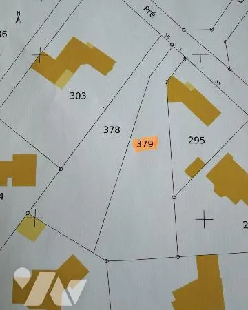 Terrain 650 m²