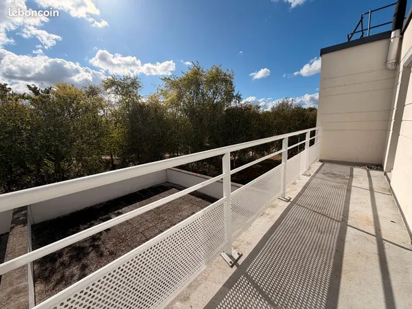 T3 66 m² lumineux, balcon plein sud sans vis-à-vis, box fermé