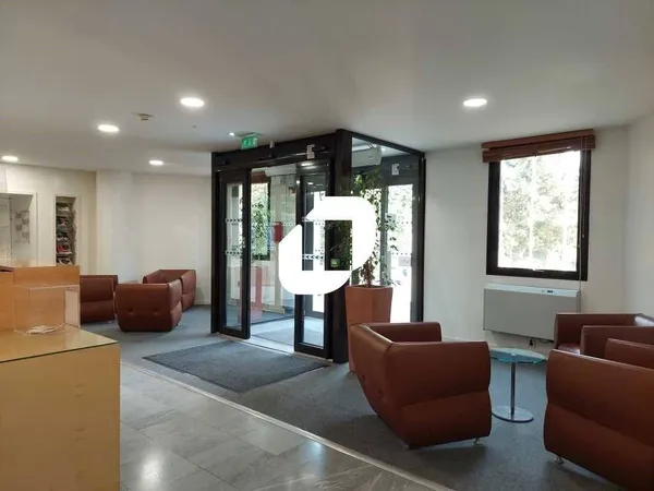Bureaux 1873 m²