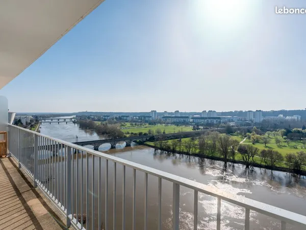 Appartement lumineux - 4 pièces - 73 m² - Tours - Rive du Cher, square Francis Poulenc