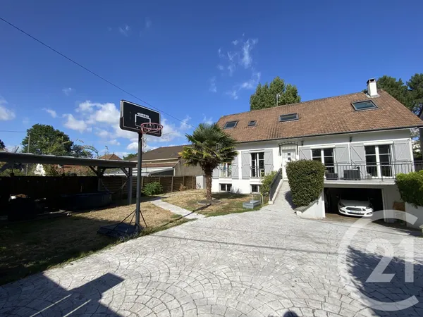Maison 7 pièces 220 m²