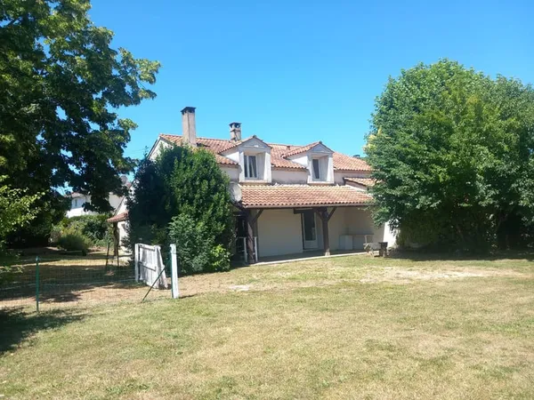 ANCIENNE GRANGE DIVISÉE EN DEUX LOGEMENTS INDÉPENDANTS