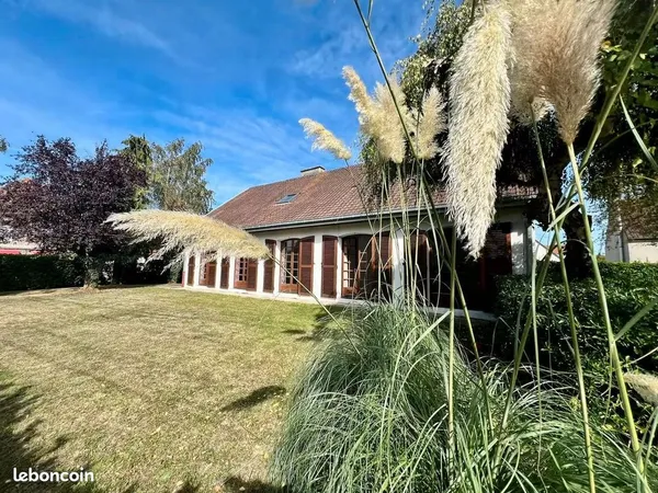 Maison 8 pièces 200 m²