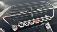 Peugeot 208 1.2 Hybrid 100ch Style e-DCS6 — photo 15