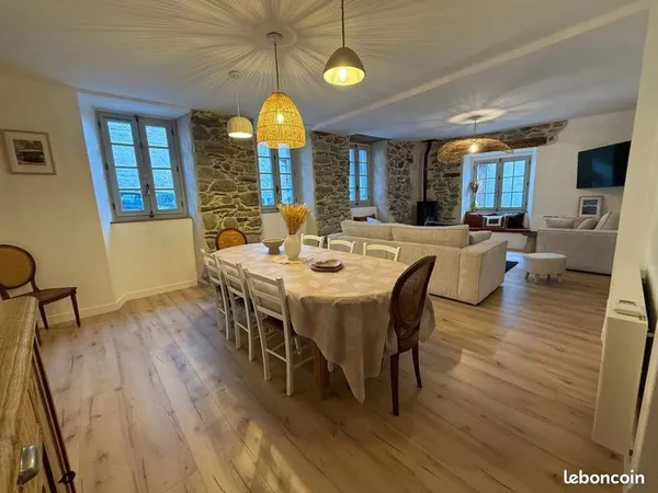 Maison 9 pièces 160 M2 situé au centre d'Arreau