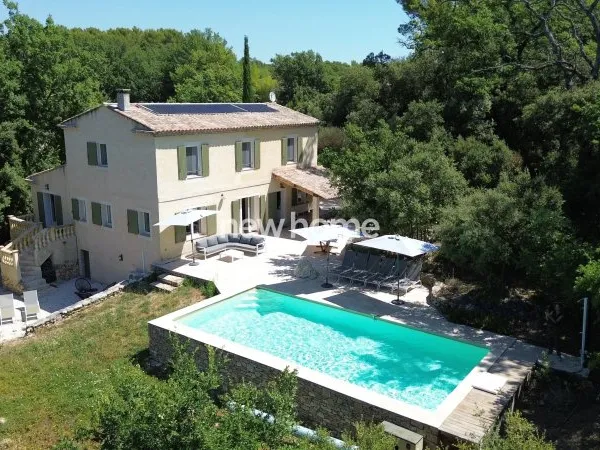 Superbe villa de plus de 200m2 au coeur d'un écrin de verdure