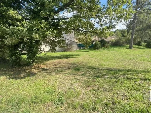 Terrain 320 m²