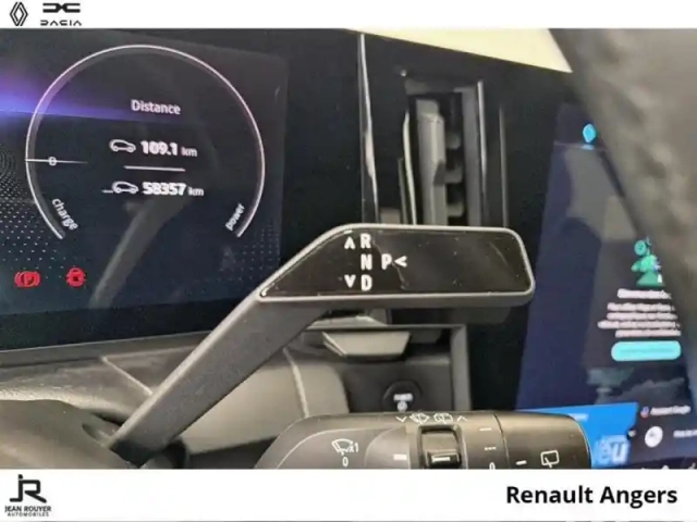 Renault Megane e-tech electric ev40 130ch techno standard charge — photo 6