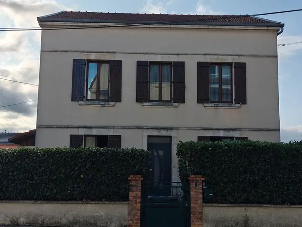 Maison individuelle 4 Chambres proche Gare et centre ville Chaumont