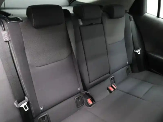 Toyota Prius hybride rechargeable 223ch design phev 2.0l — photo 16