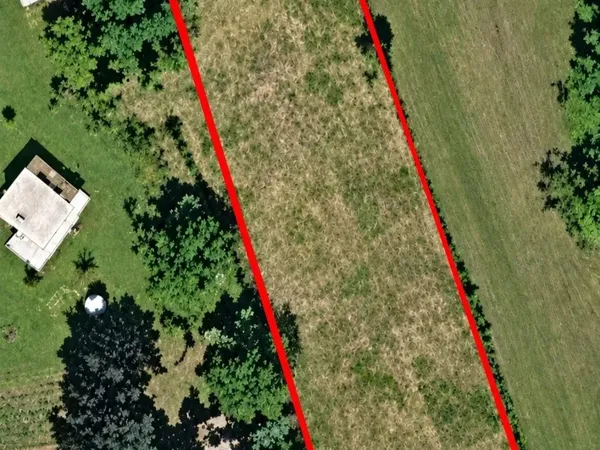 Terrain de 1350 m2 proche centre ville Montignac-Lascaux