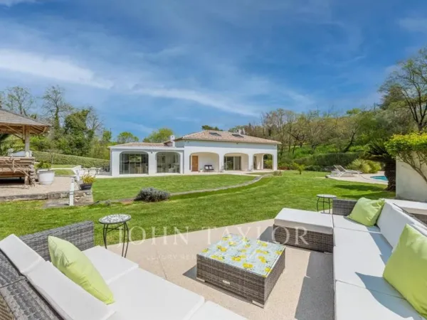 Opio- Villa spacieuse et au calme à deux pas de Valbonne